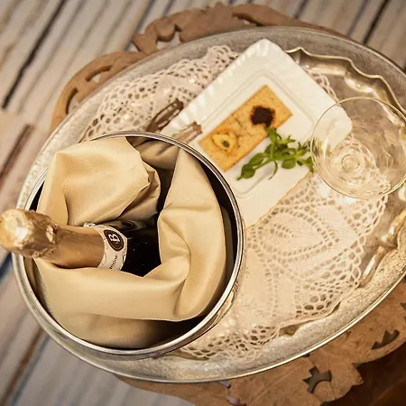 Maria Bed & Breakfast 3*